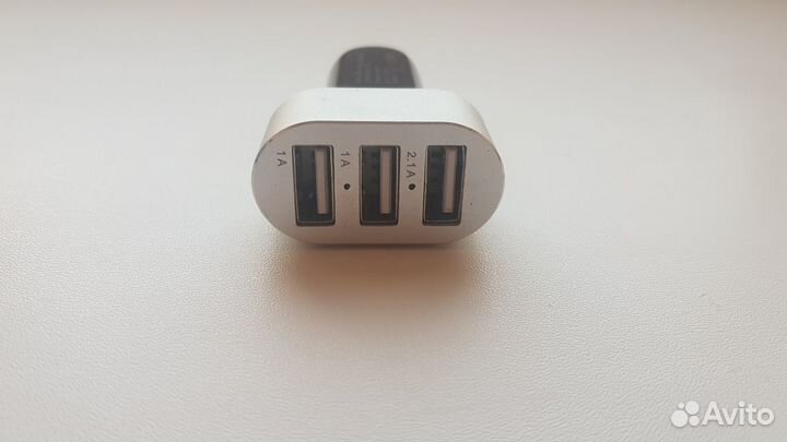 Автомобильное зарядное устройство