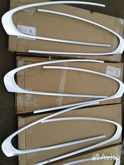 Jaguar XF 2007-2015 молдинг на заднюю левую дверь