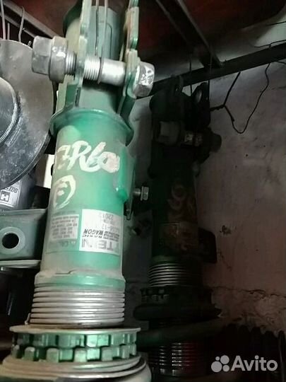 Стойки пер. На тойоту noah AZR60 и Тойота ipsum 21