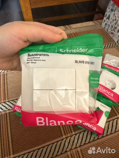 Schneider выключатели и розетки