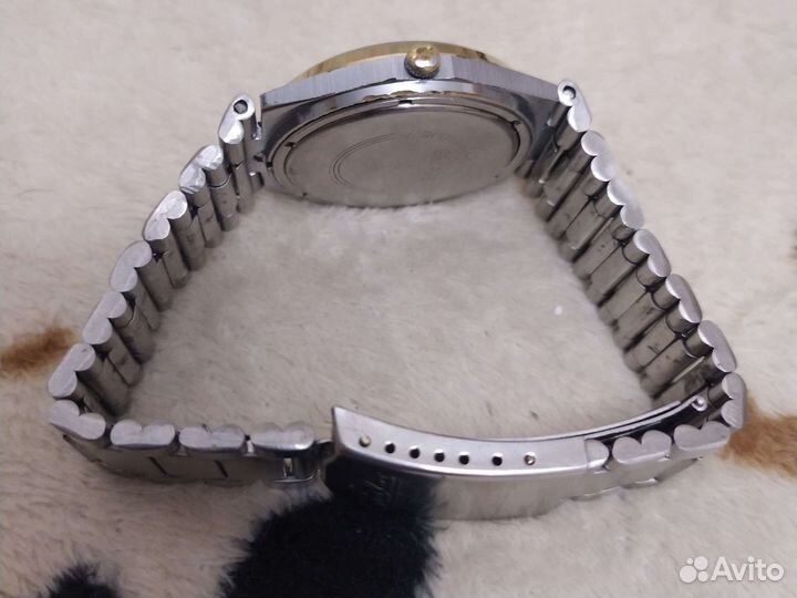 Часы Слава кварцевые СССР