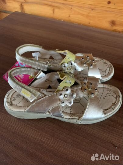 Сандалии для девочки