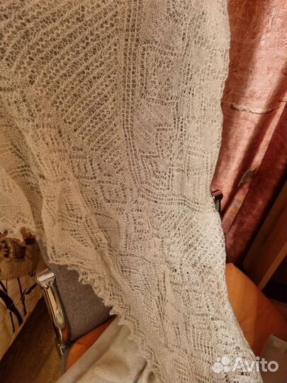 Оренбургский пуховый платок паутинка и перчатки