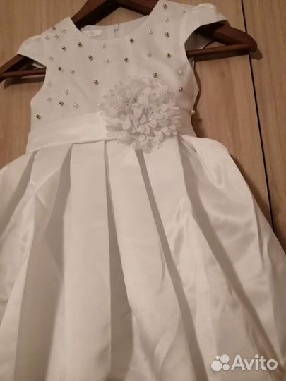 Белое платье для девочки 104