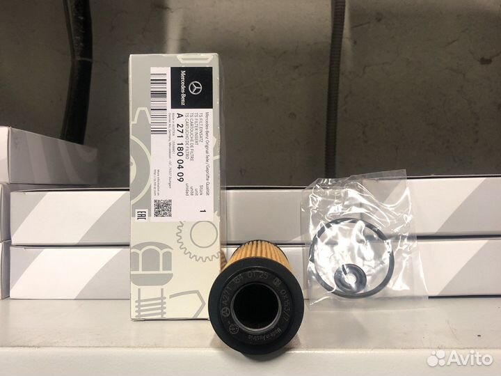 Сасляный фильтр Mercedes-Benz A2711800409