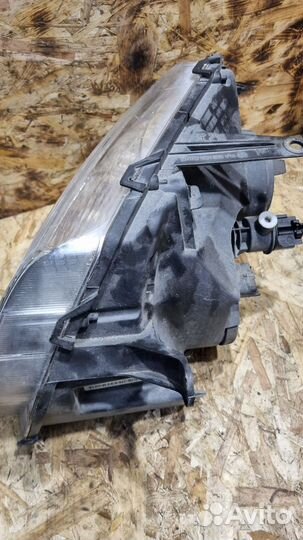 Фара передняя правая Renault Duster 1