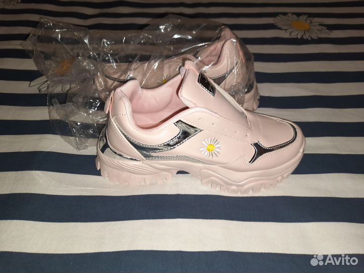 Кроссовки женские 38 размер