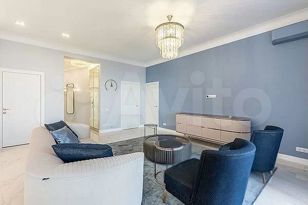 2-к. квартира, 76 м², 7/10 эт.