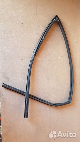 Уплотнитель стекла передней левой двери logan 2