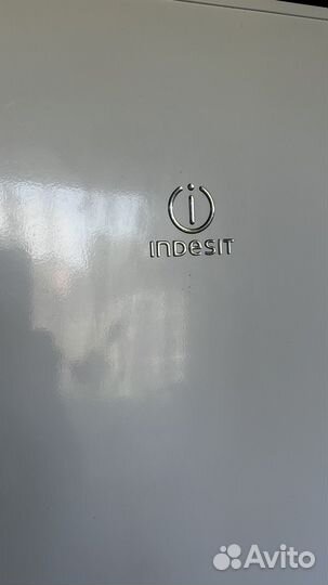 Холодильник Indesit бу