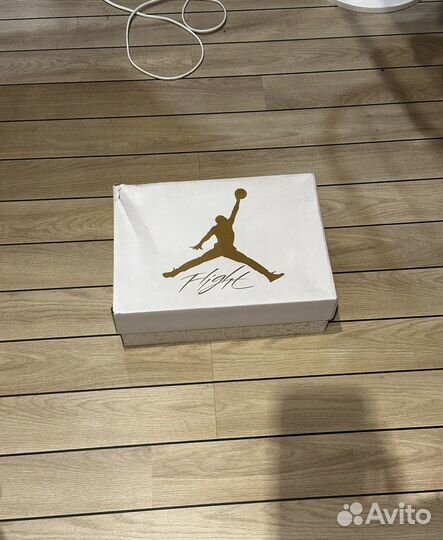 Nike air jordan 4 retro metallic gold