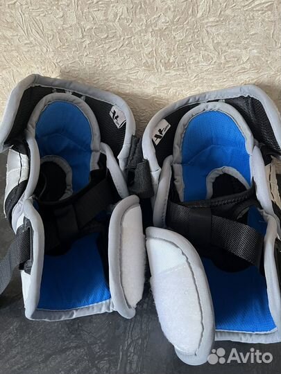 Налокотники хоккейные взрослые CCM Vector fit 09