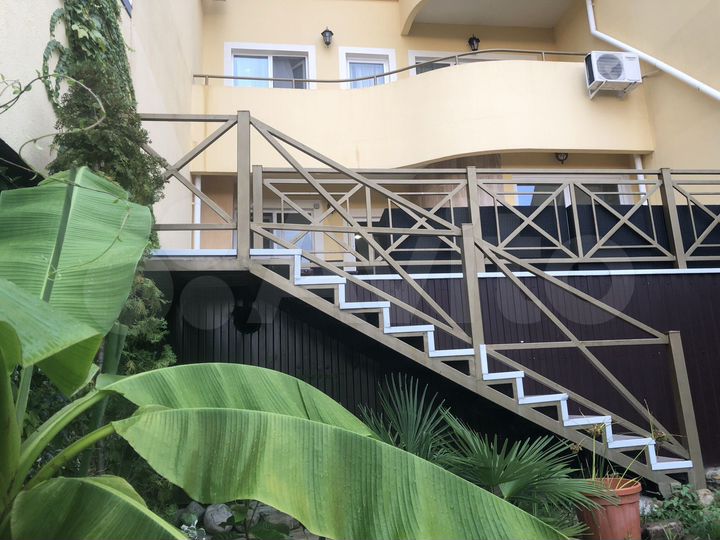 Дом 358 м² на участке 5 сот.