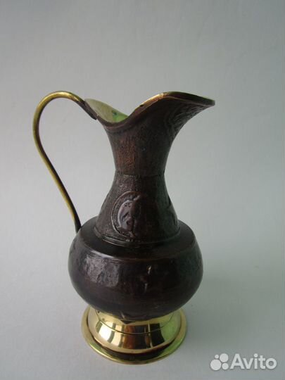 Винтажный кувшинчик латунь тяжелый красивый