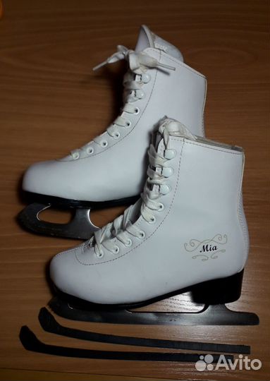 Продам коньки фигурные р.32