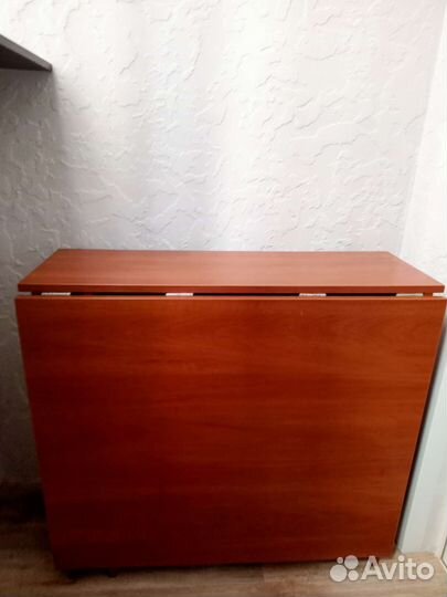 Стол книжка