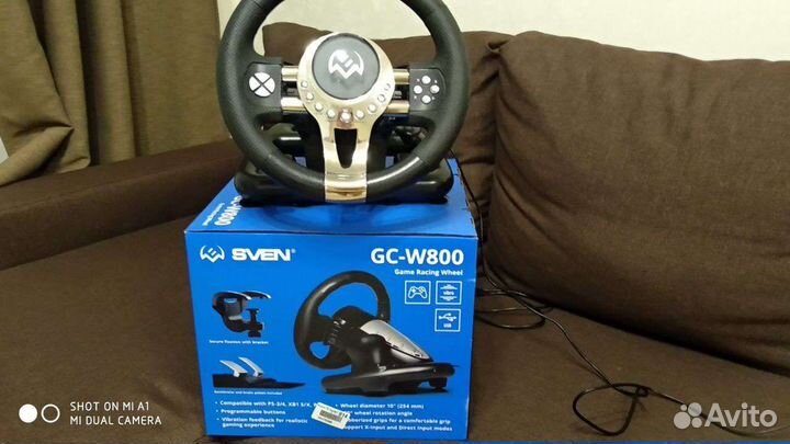 Игровой руль с педалями