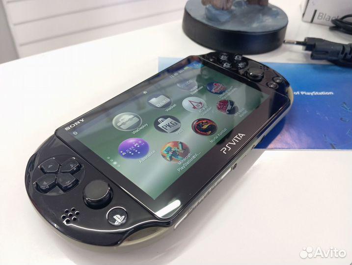 Прошитая PS Vita Slim 32Gb (Тёмнозелёная) +игры
