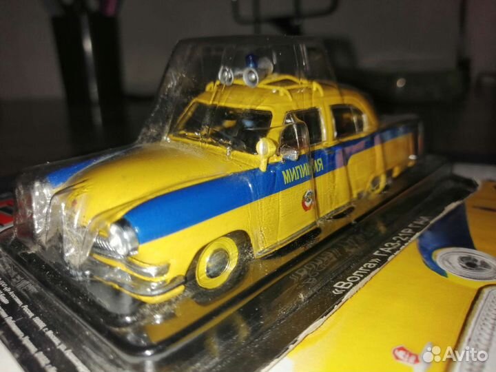 Модель автомобиля 1:43