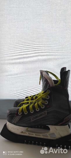 Продам хоккейные коньки bauer