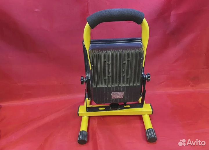 Переносной светодиодный прожектор 20вт