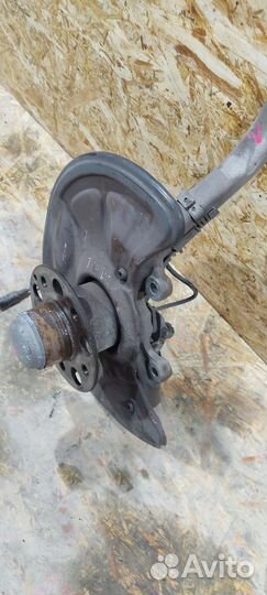 Ступица передняя левая в сборе Mercedes Benz W211