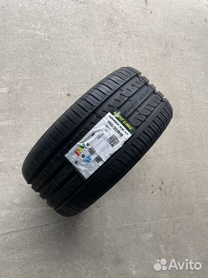 Westlake SA37 255/35 R19 96Y