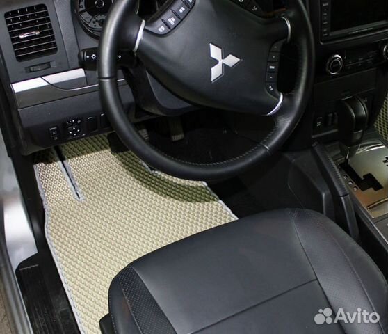 Коврики в салон для Mitsubishi Pajero. Новые