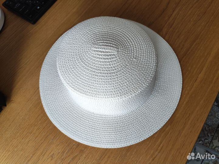 Женская шляпа классическая стильная белая