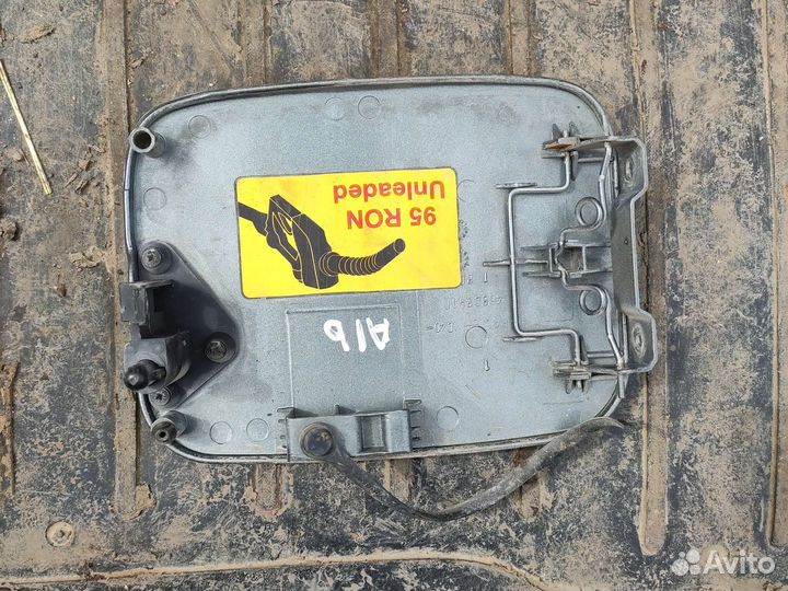 Лючок бензобака Фиат альбеа