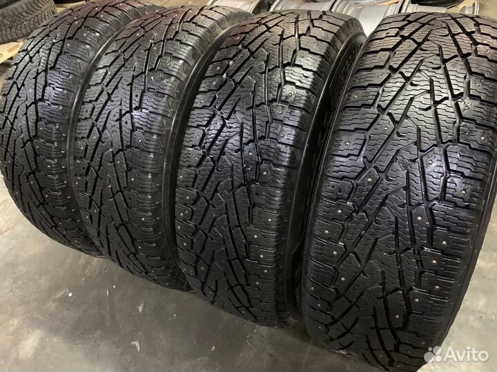Nokian Tyres Hakkapeliitta LT2 285/70 R17 121Q