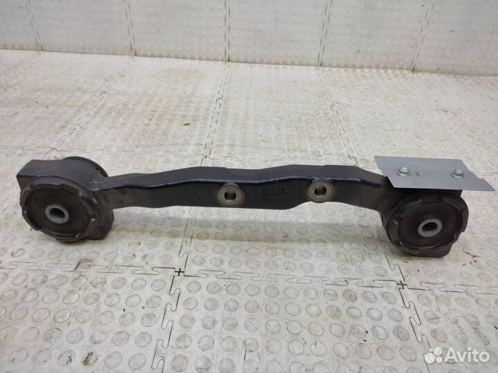 Кронштейн редуктора задний Lexus Rx 4 AL20 2019