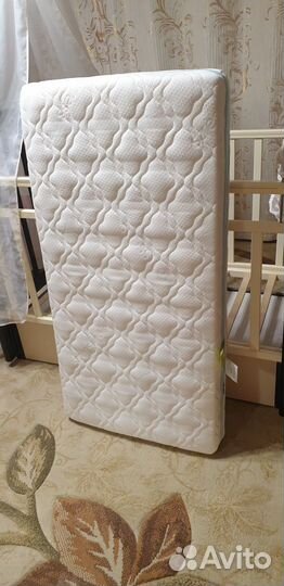 Детская кроватка с маятником Алита и матрасом