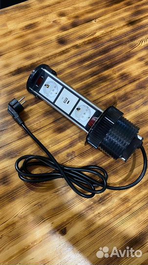 Колонна с розетками и беспроводной зарядкой