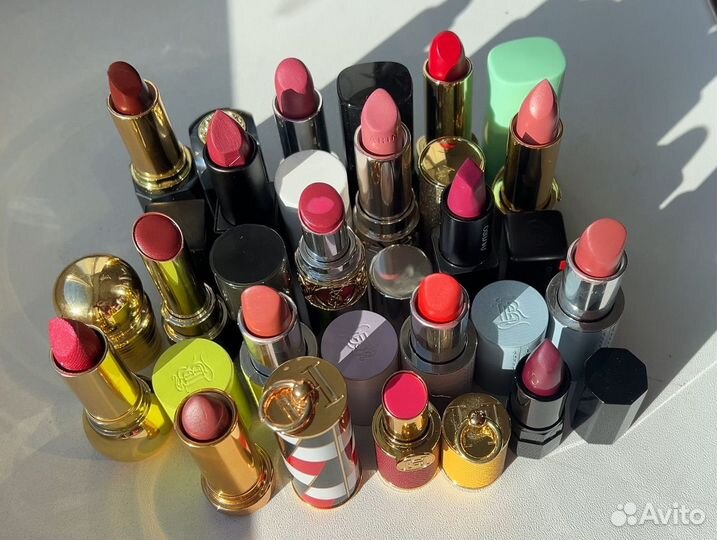 Carolina Herrera Lipstick Shett. Оттенок 144