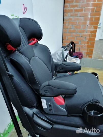 Компактное автокресло с 3 до 12 лет