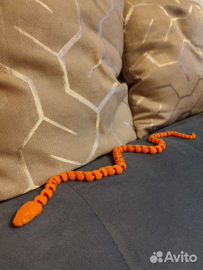 Змея пластиковая подвижная