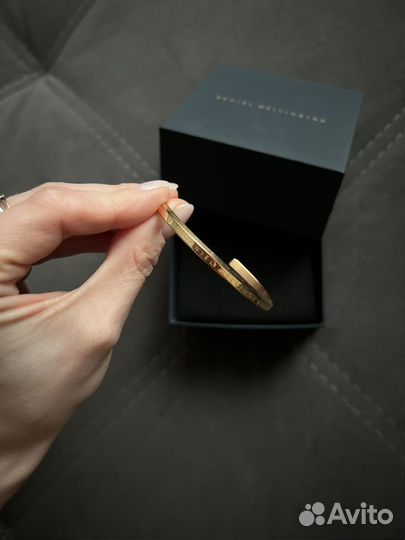 Открытый браслет Daniel Wellington