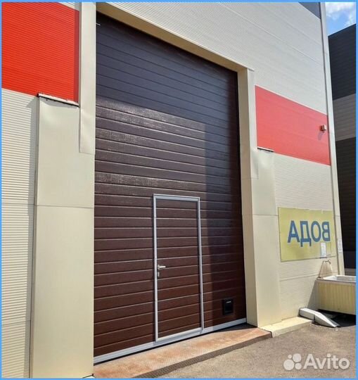 Гаражные секционные ворота DoorHan