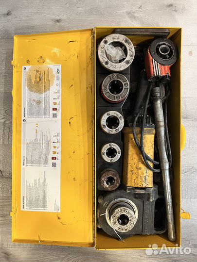 Резьбонарезной трубный клупп Rems Amigo 2