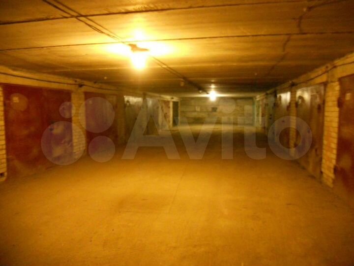 Гараж, > 30 м²