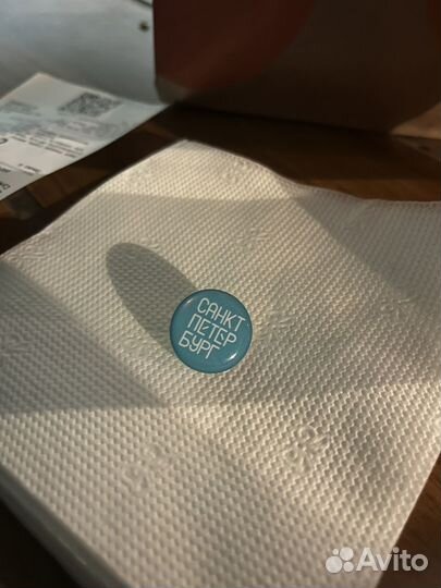 Продам эксклюзивный значок Санкт Петербуг