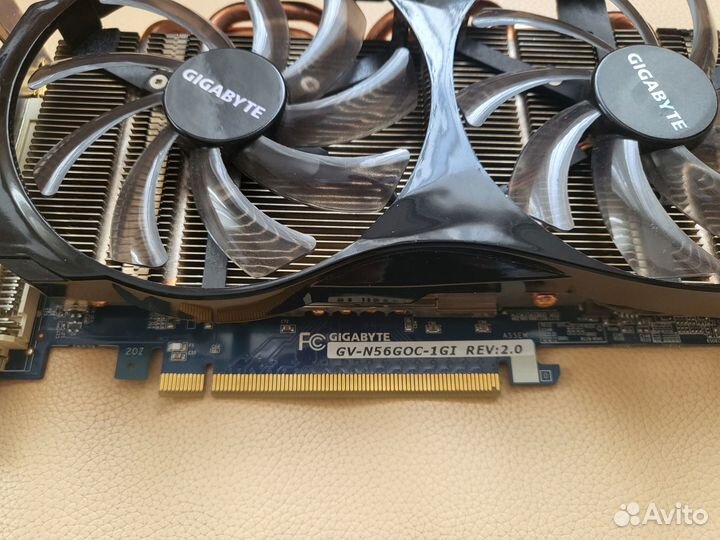 Видеокарта GigaByte GTX 560