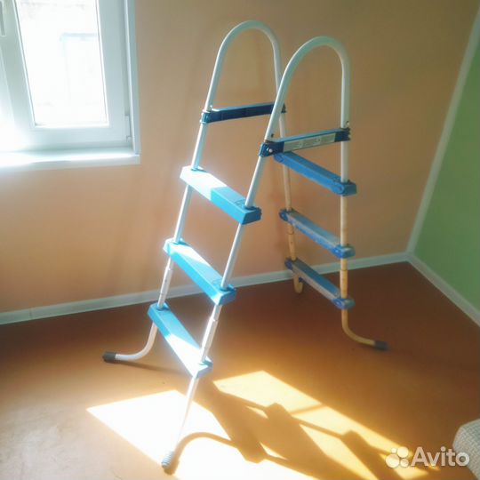 Лестница для бассейна