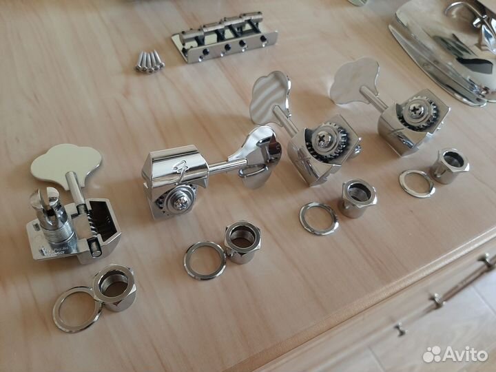 Фурнитура и запчасти бас гитар Fender Jazz Bass