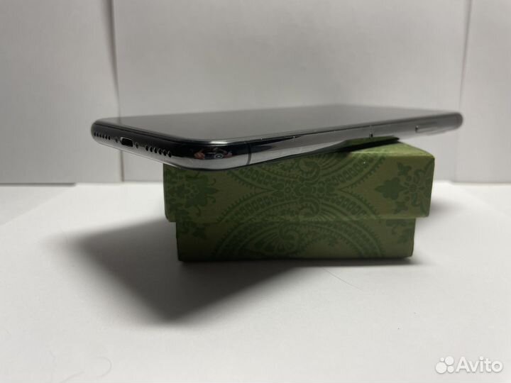 iPhone X, 64 ГБ