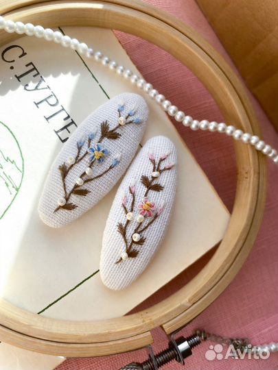 Заколки с вышивкой. Ручная работа