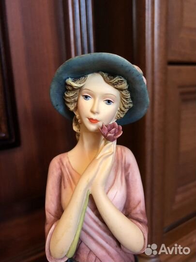 Статуэтка Дама (The Leonardo collection)