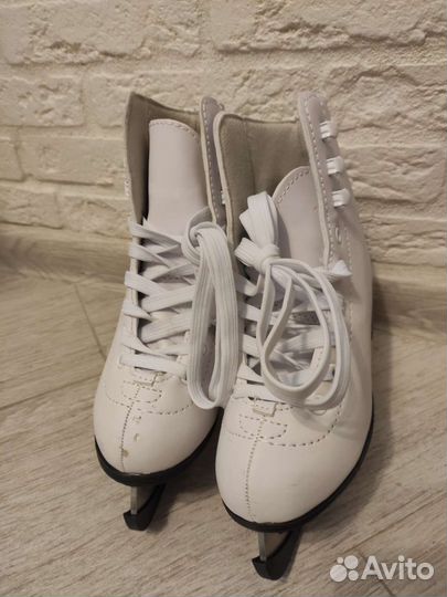 Коньки фигурные 