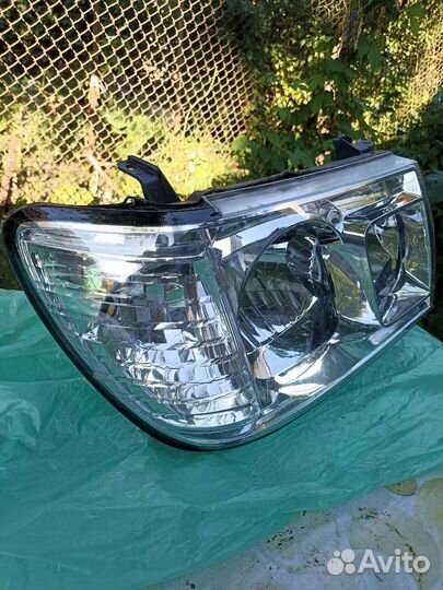 Фара toyota land cruiser